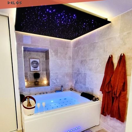 - La Suite Delos - Jacuzzi 2 Places - Centre Ville A Pied - Lit Queen Size - Parking Privee - Wifi - City Center Within Walking Distance - Quimper Esterno foto