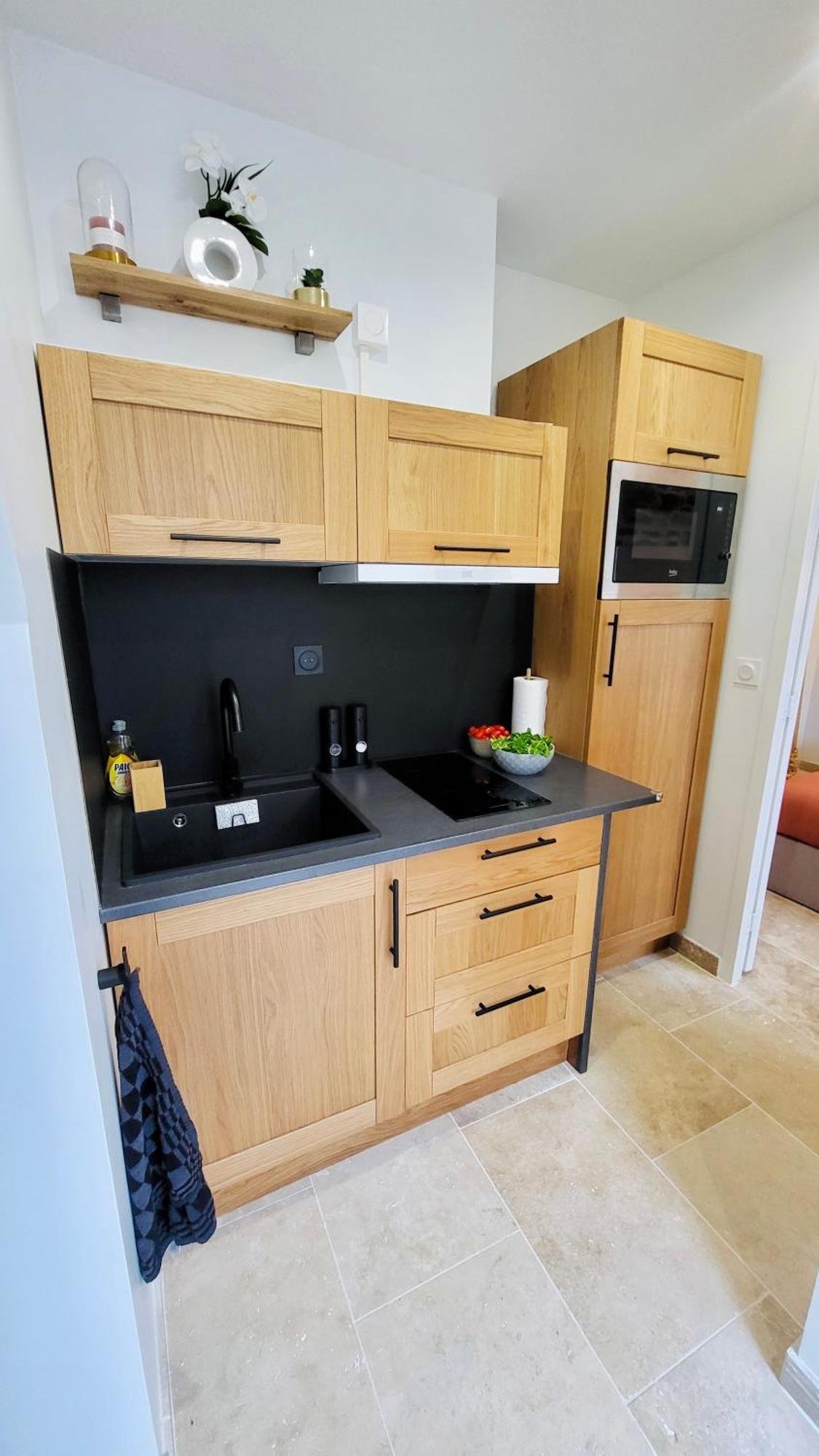 - La Suite Delos - Jacuzzi 2 Places - Centre Ville A Pied - Lit Queen Size - Parking Privee - Wifi - City Center Within Walking Distance - Quimper Esterno foto