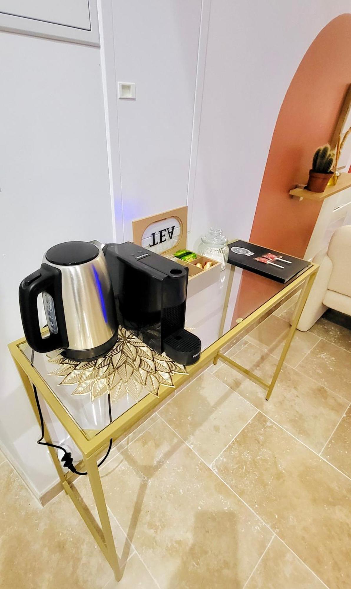 - La Suite Delos - Jacuzzi 2 Places - Centre Ville A Pied - Lit Queen Size - Parking Privee - Wifi - City Center Within Walking Distance - Quimper Esterno foto