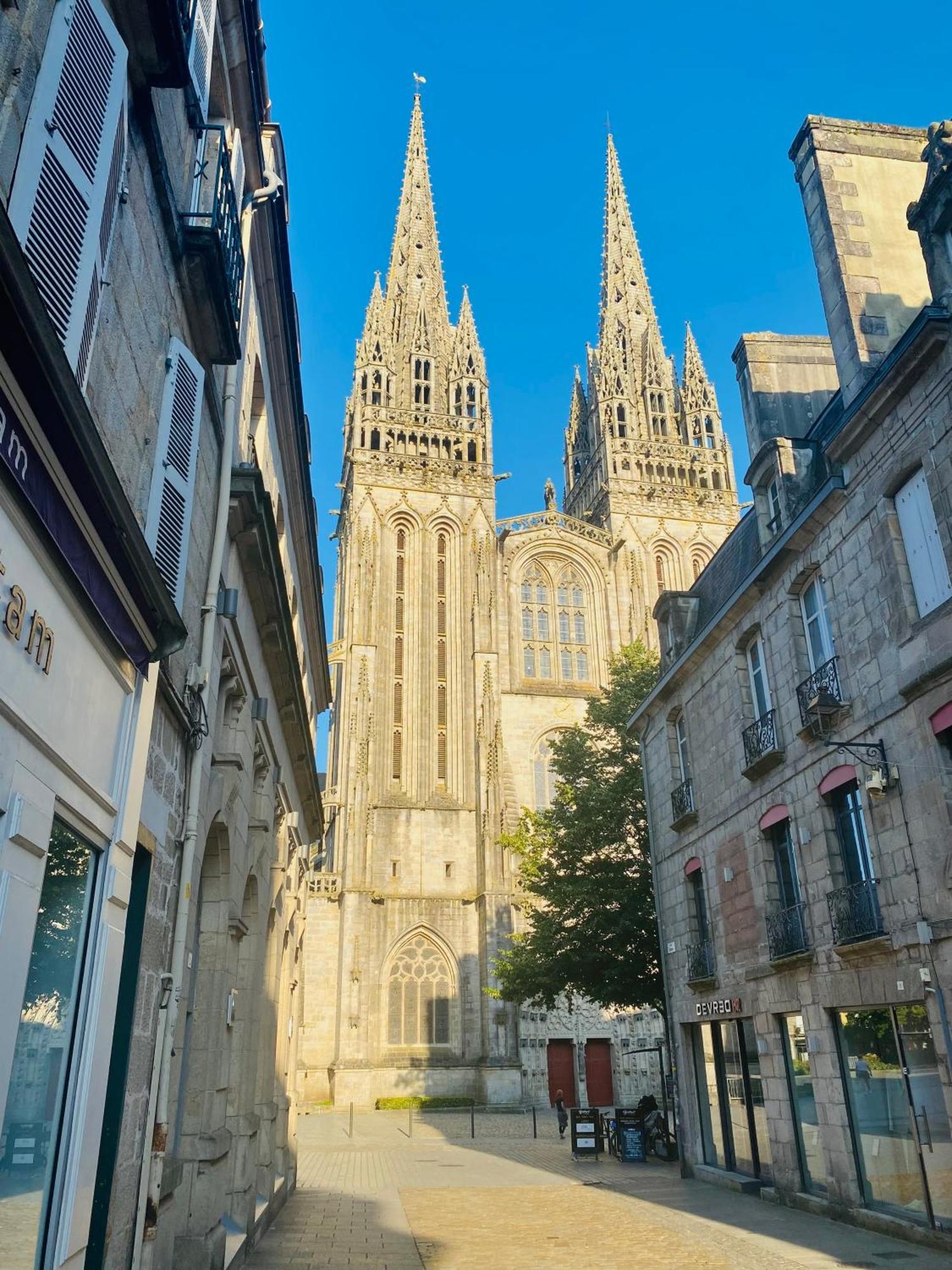 - La Suite Delos - Jacuzzi 2 Places - Centre Ville A Pied - Lit Queen Size - Parking Privee - Wifi - City Center Within Walking Distance - Quimper Esterno foto